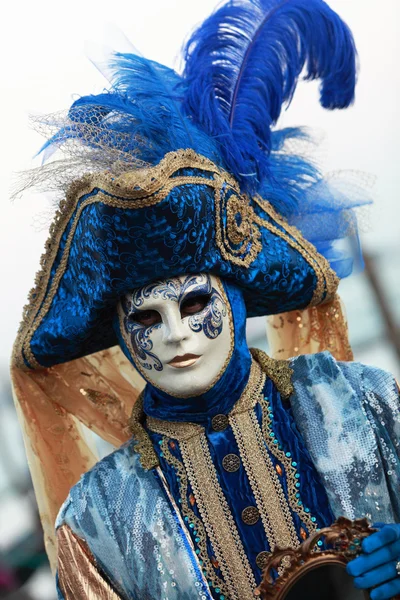 Traje veneziano azul — Fotografia de Stock