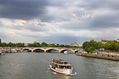 seine turistik gemide