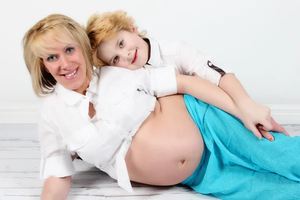 Pregnant woman at 8 months — Stok fotoğraf
