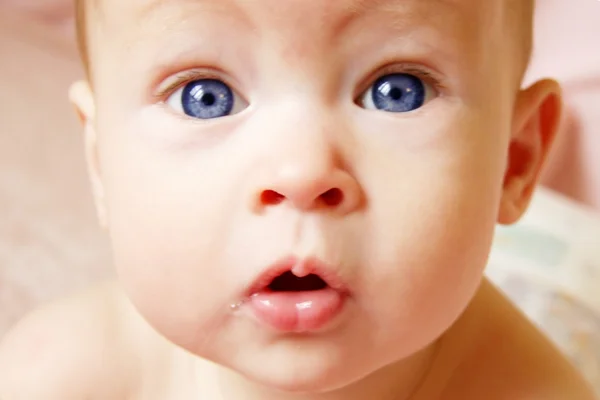 Närbild på bebisar ansikte — Stockfoto
