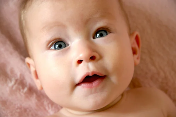 Rosto do bebê close-up — Fotografia de Stock