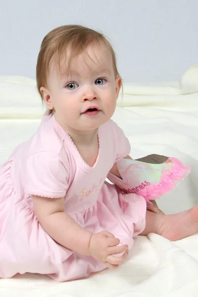 Bebé niña con vestido rosa —  Fotos de Stock