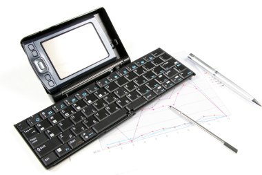 PDA ve beyaz arka plan üzerinde klavye