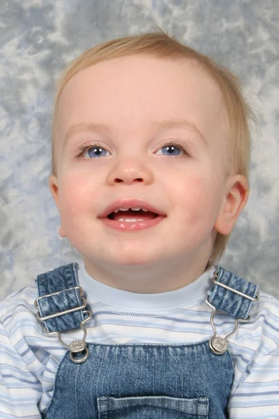Kleine baby jongen close-up — Stockfoto