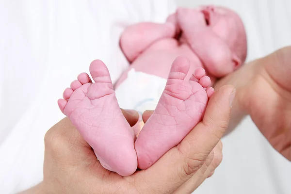 クローズ アップを撮影した赤ちゃん足 — ストック写真