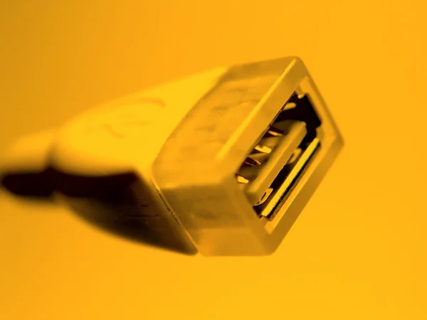 USB kablosu turuncu — Stok fotoğraf