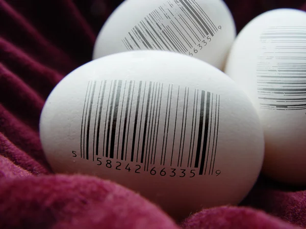 Eieren met barcodes — Stockfoto