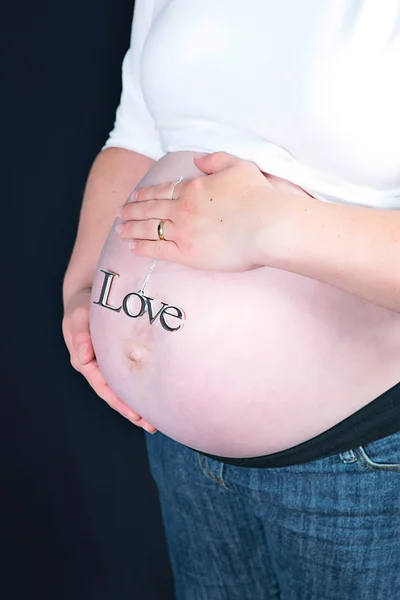 Schwangere im Alter von 8 Monaten — Stockfoto