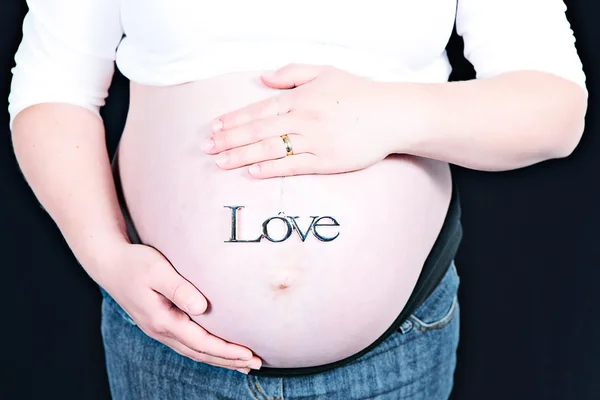 Mujer embarazada a los 8 meses —  Fotos de Stock