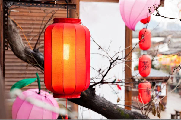 Red lantern hang on the roof — Stock Photo, Image