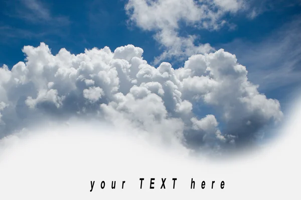 いくつかのメッセージ用の領域と晴れた青空の写真 ロイヤリティフリーのストック画像