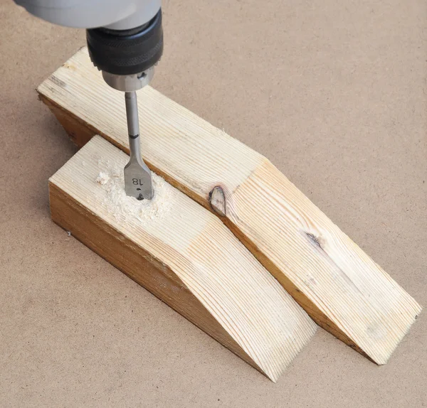 Bordo di legno di perforazione — Foto Stock