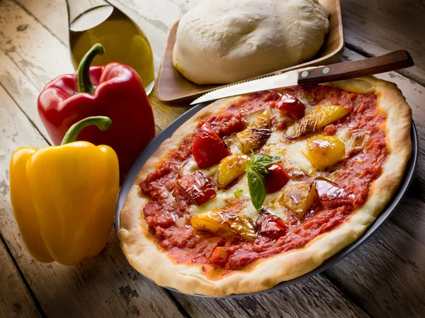 Pizza com pimenta — Fotografia de Stock