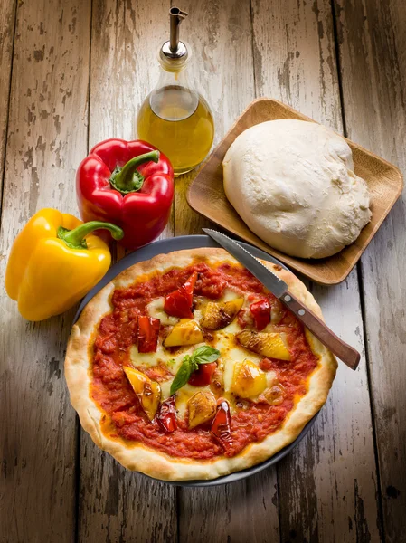 Pizza dengan lada — Stok Foto