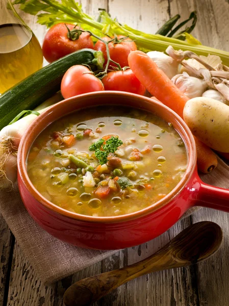 Овочевий суп-Мінестроне — стокове фото