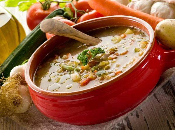 Овочевий суп-Мінестроне — стокове фото