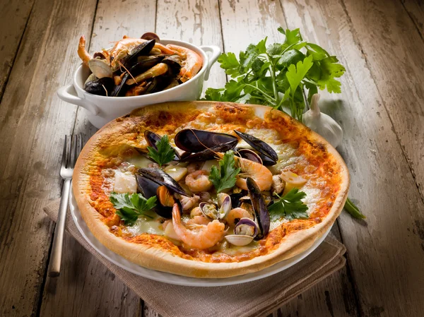 stock image Pizza with sea fruits