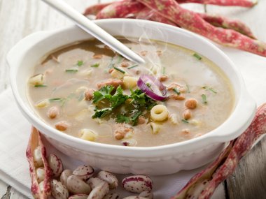 fasulye geleneksel İtalyan tarifi makarna