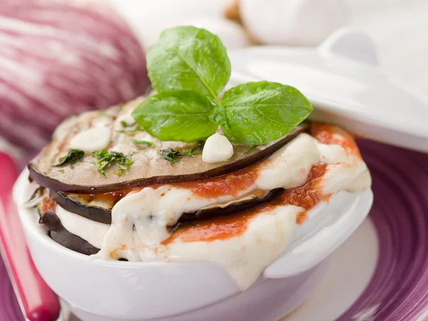 Patlıcan parmigiana geleneksel İtalyan tarifi — Stok fotoğraf