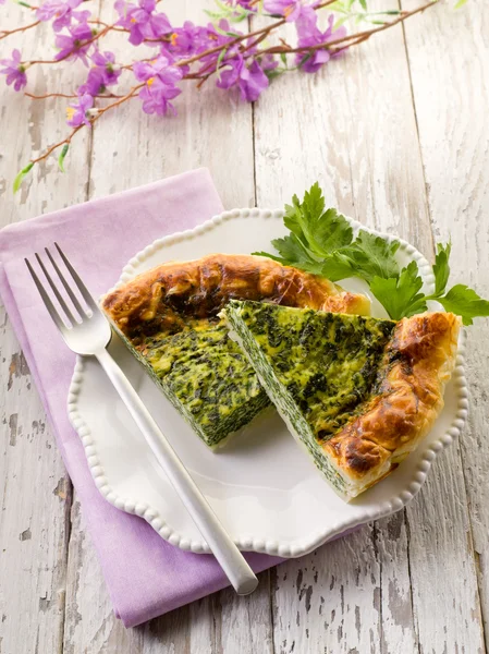 Cake with ricotta and spinach — Stock Photo, Image