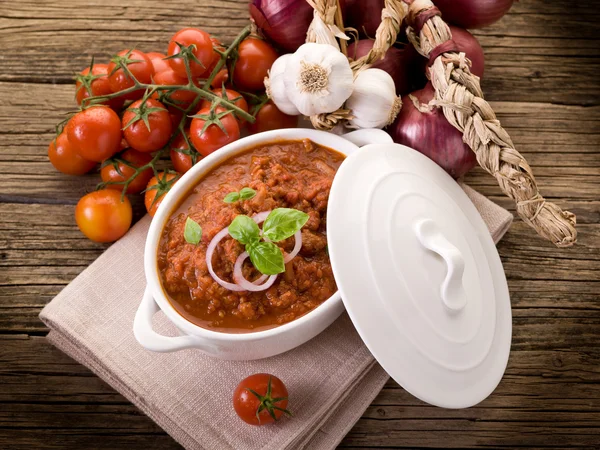 Ragù salsa su ciotola — Foto Stock