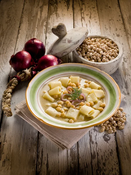 ひよこ豆とパスタのスープ — ストック写真