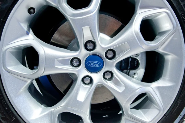 Roda de alumínio Ford — Fotografia de Stock
