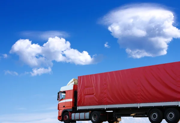 Vrachtwagen op de weg — Stockfoto