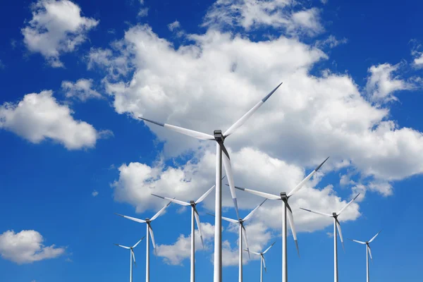 Turbina en el cielo azul — Foto de Stock