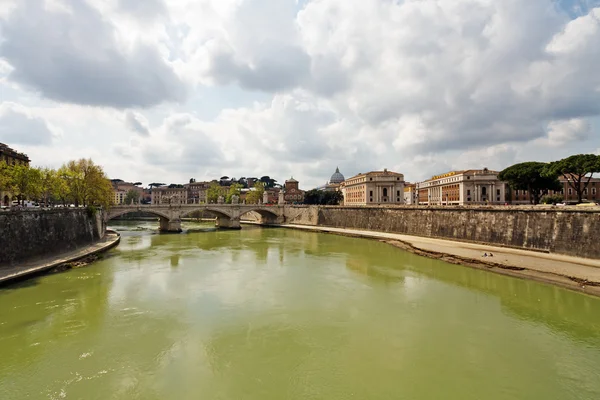 在罗马的台伯河 — 图库照片