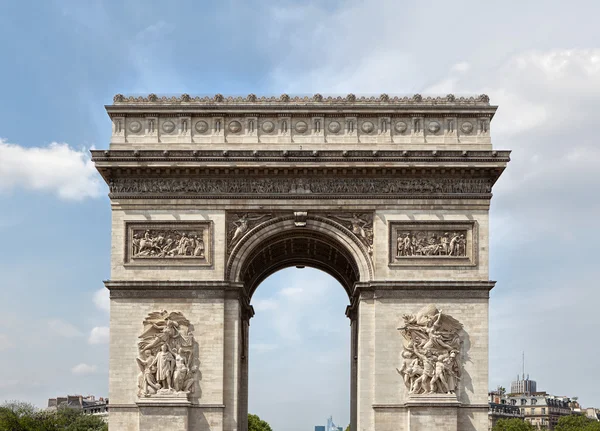 Триумфальная арка в Париже — стоковое фото