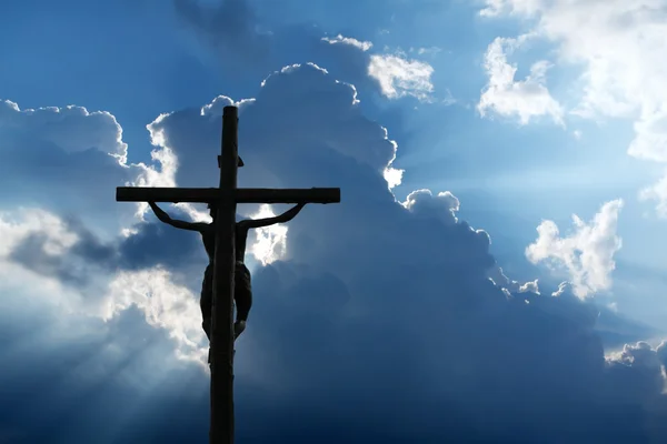 Крест на небе — стоковое фото