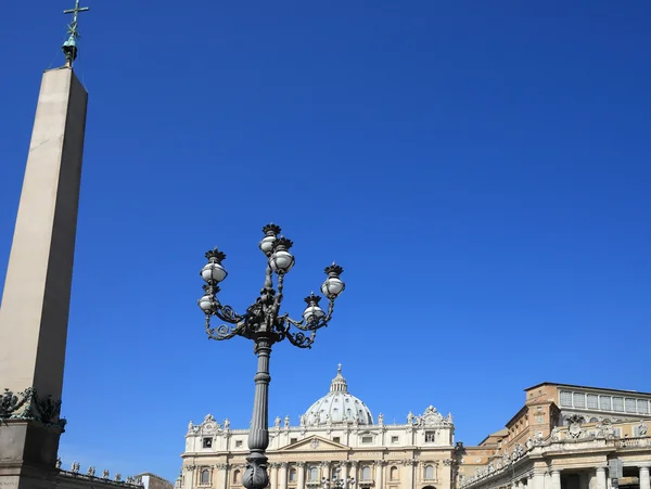Architektonische Symbole des vatikanischen — Stockfoto