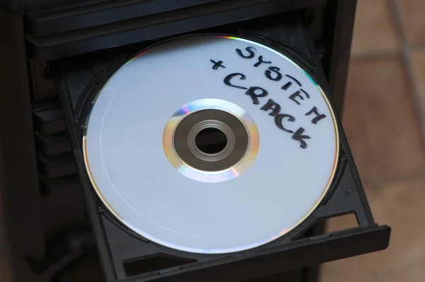 システムおよびき裂を有するディスク — ストック写真