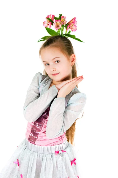 A menina com um alstromeriya em cabelo — Fotografia de Stock