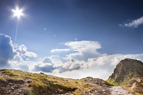 Güneşli tatras - Avrupa'nın yüksek dağ. — Stok fotoğraf
