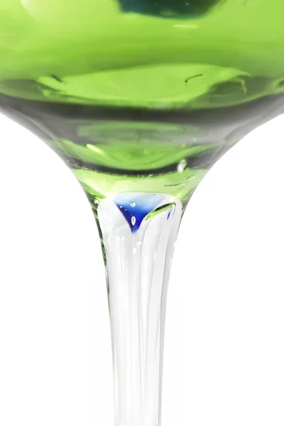 孤立在白色背景上的绿色鸡尾酒杯 . — 图库照片