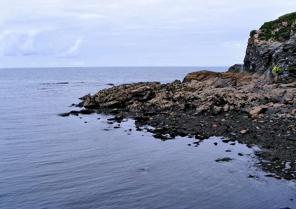 Скель в Атлантичний океан — стокове фото