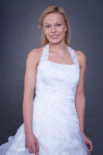 Młodej w sukni ślubnej — Zdjęcie stockowe