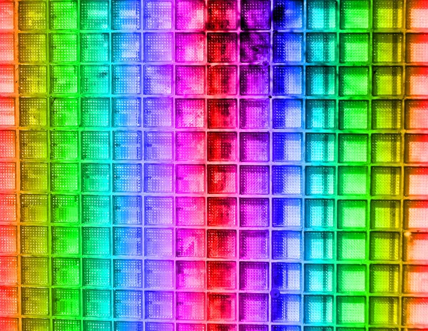 Abstraktní rainbow čtvercové skleněné stěny, moderní detaily interiéru. — Stock fotografie