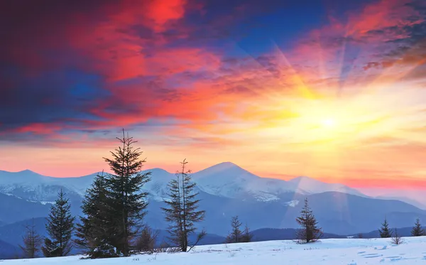 Téli táj naplementekor — Stock Fotó