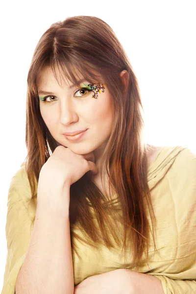 Porträtt av vackra brunett tjej med stil make-up. — Stockfoto