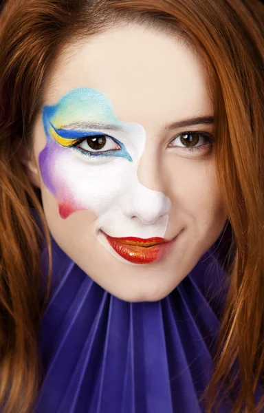 Mooi roodharig meisje met make-up. — Stockfoto