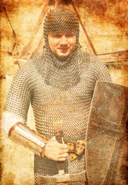 Knight ve kılıç fotoğrafı. Fotoğraf eski görüntü stili. — Stok fotoğraf