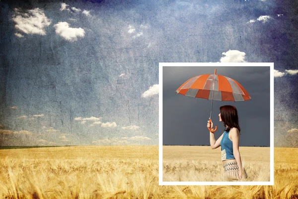 Koláž fotografií. dívka s deštníkem v bouři v pšeničné pole uvnitř — Stock fotografie