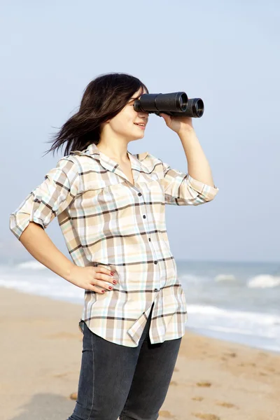 Chica con binocular — Foto de Stock