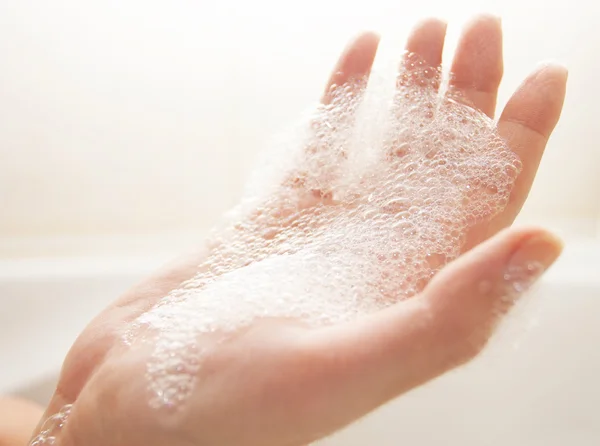 A szappan bőr tenyér — Stock Fotó