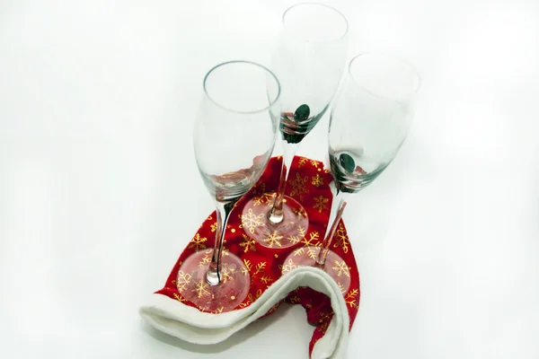 シャンパンのグラスと新年のキャップ — ストック写真