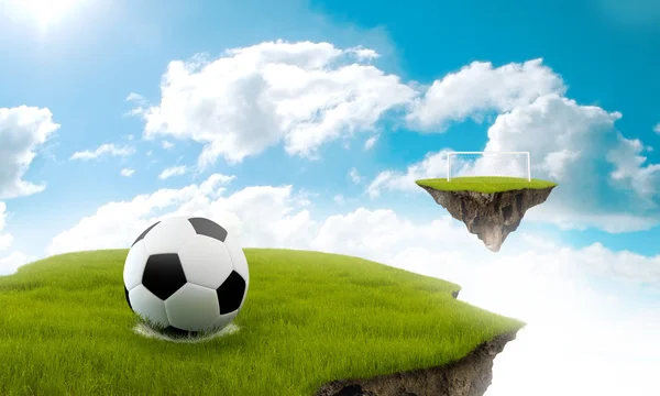 Fußball am Himmel — Stockfoto