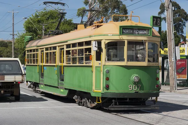 Camino del tranvía viejo en Melbourne - Australia —  Fotos de Stock